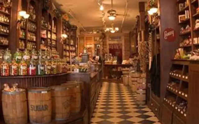 Mccloud Mercantile Hotel