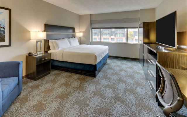DoubleTree by Hilton St. Louis Forest Park