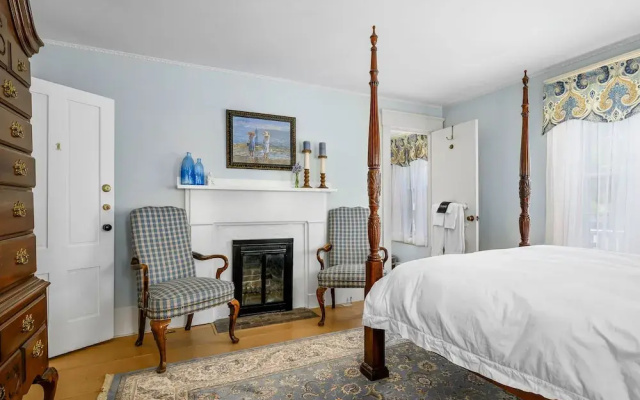 Isaiah Hall Bed & Breakfast Inn