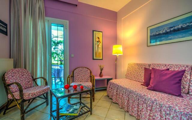 BBQ-Balcony-42Mbps-King-Backyard-Full Kitchen-2
