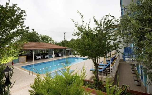 Mavi Yaprak Hotel