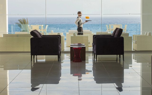 King Evelthon Beach Hotel & Resort