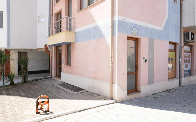 Shushi's Central Studio Apartment