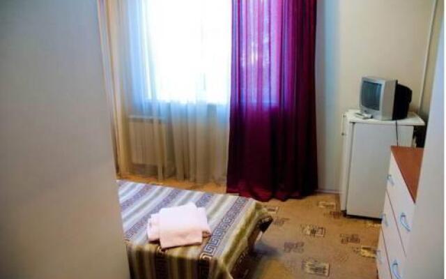 Yunost Hotel