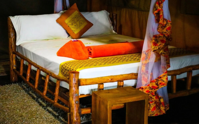 Selous Butembo Tented Lodge Lotus
