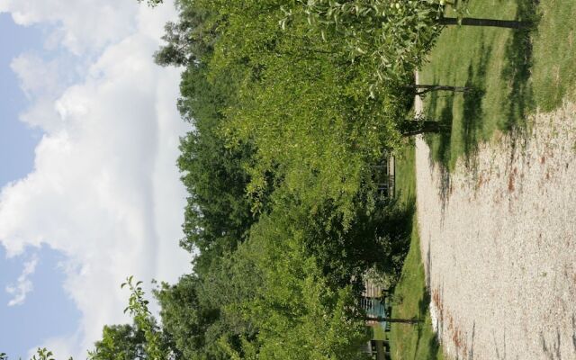 Comfortable Chalet Located Among Vineyards in the Dordogne