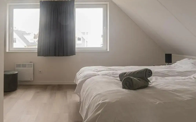 Lakeview Villa With Swimming and Fishing Pier