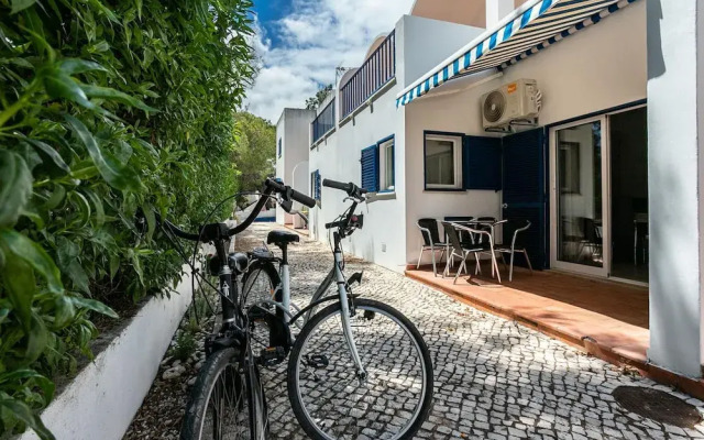 Nice Terrace and Pool Alvor Flat