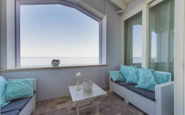 Villa Lilla Attic on the beach