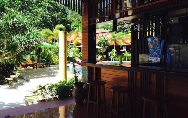 Mac's Bay Resort