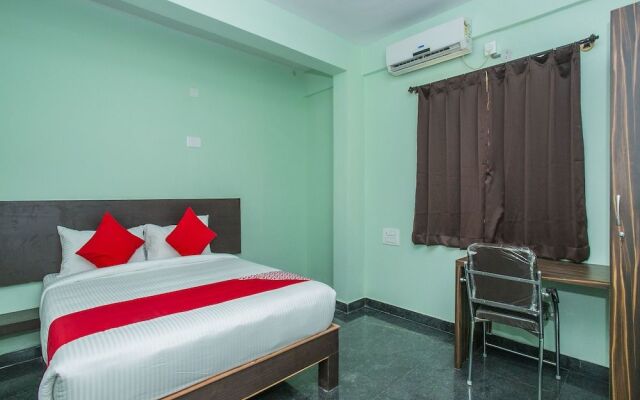 Oyo 18265 Golden Keys