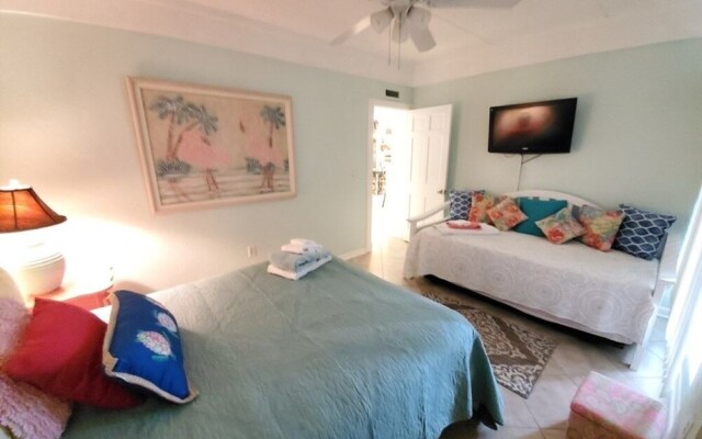 Island House B107 2 Bedroom Condo by RedAwning