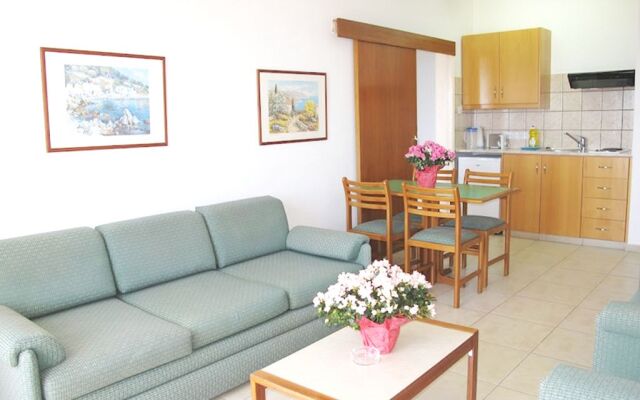 Sun Hall Beach Hotel Apts.