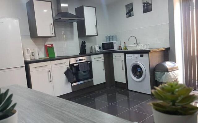 Studio, up to 4 PEOPLE, City Center location