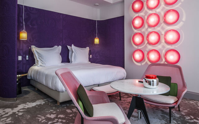 Yndo Hotel