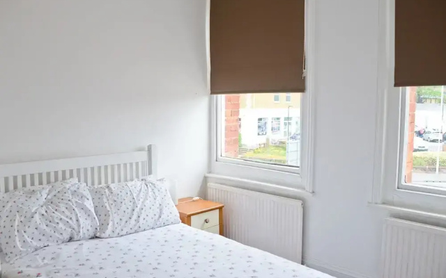 Corner House Apartment