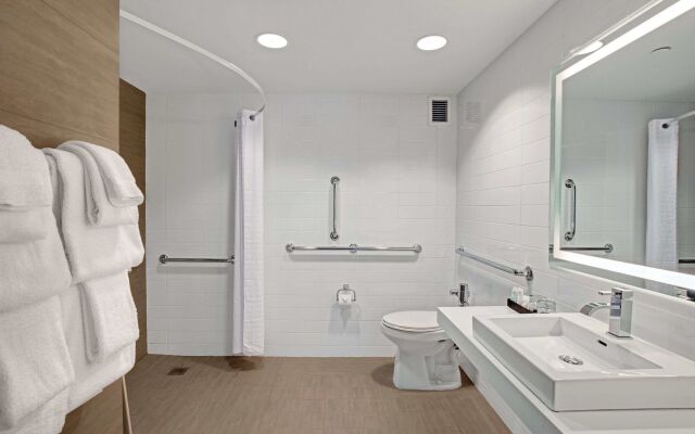 Отель The New Yorker Hotel by Lotte Hotel