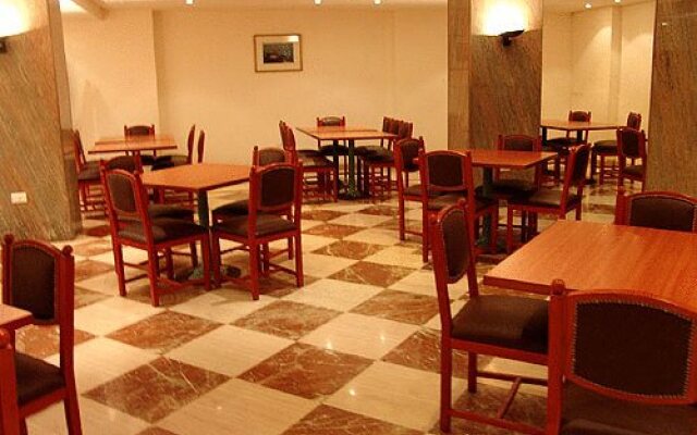 Charles Hotel