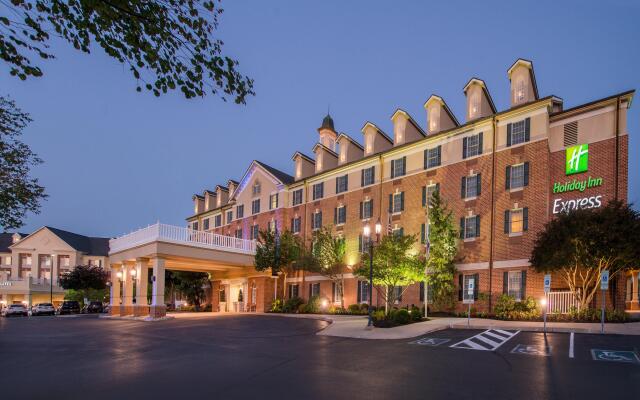 Holiday Inn Express State College at Williamsburg Square, an IHG Hotel