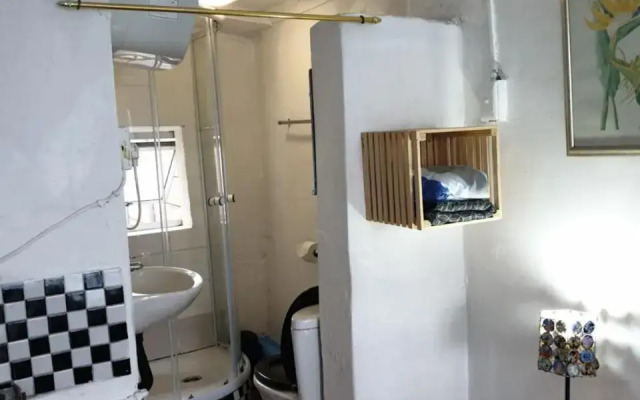 Cozy Private En Suite Studio