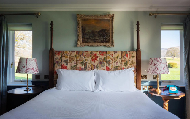 The Devonshire Arms Hotel