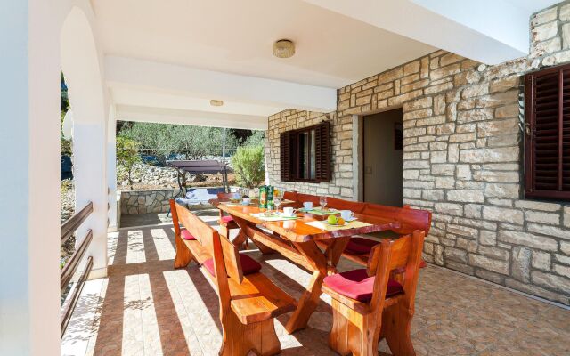 Beautiful Home in Prizba With Wifi and 3 Bedrooms