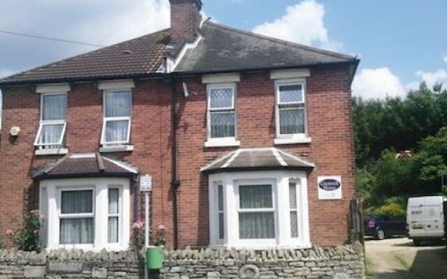 Crestwell House Bed & Breakfast