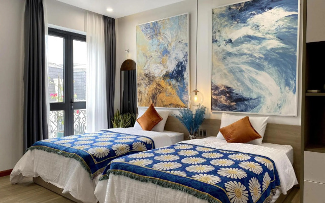 Hue Crown Boutique Hotel