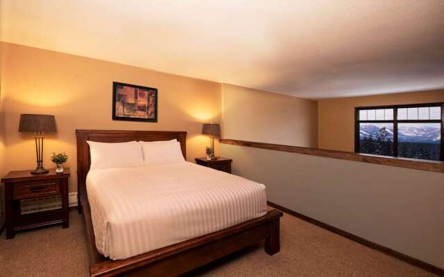 Glacier Mountaineer Lodge