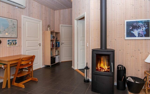 Quaint Holiday Home in Hemmet Jutland With Indoor Whirlpool