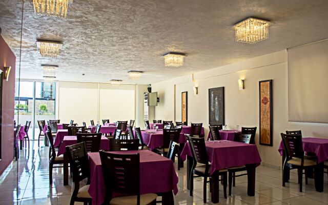 Al Murjan Palace Hotel