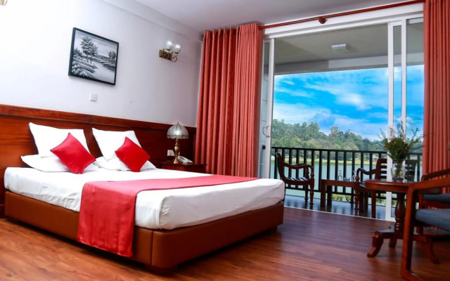 Royal Lake Hotel