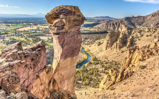 Super 8 by Wyndham Redmond