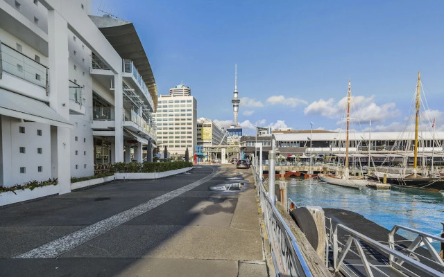 Two Bedroom Waterfront & City Apartment