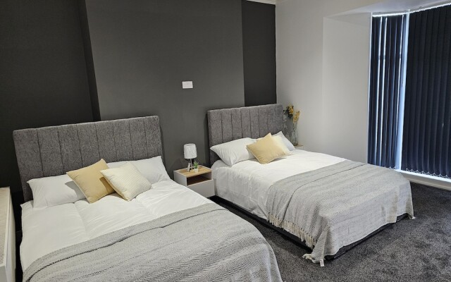 Skyline Remarkable 2-bed Apartment in Swansea