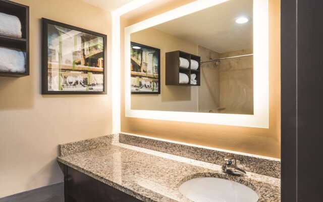 La Quinta Inn & Suites by Wyndham Brooklyn Downtown