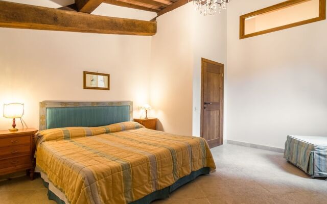 Pleasant Farmhouse in Rapolano Terme With Swimming Pool