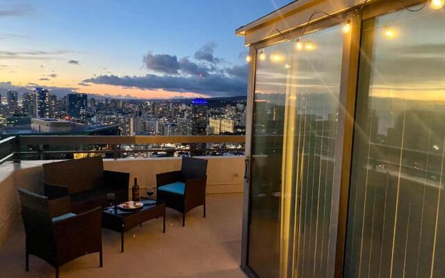 Hawaiian Monarch Penthouse 3bedroom