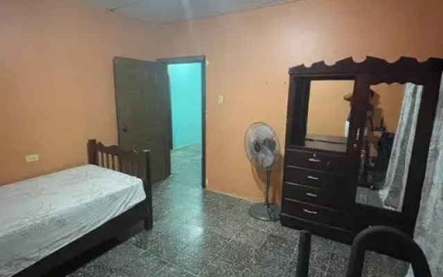 Agradable casa con 3 cuartos 2 baños cómodos..!!