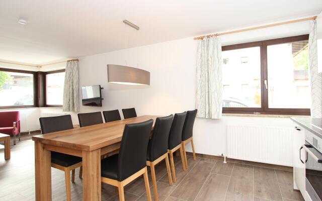 Sunlit Apartment with Infrared Sauna in Fieberbrunn