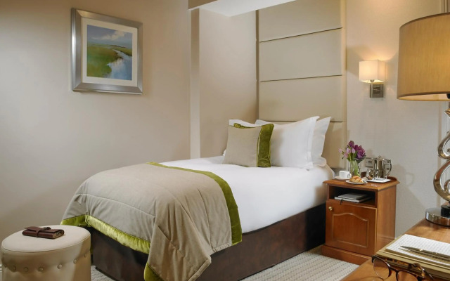 Buswells Hotel