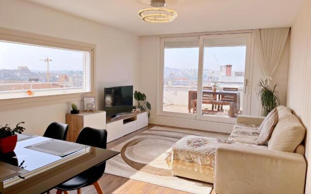 Unique Spacious Penthouse Downtown Porto-40m2 Terrace
