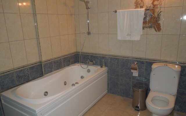 Adonis Palace rooms and Bungalows