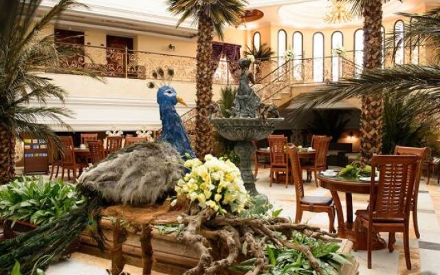 Qasr International