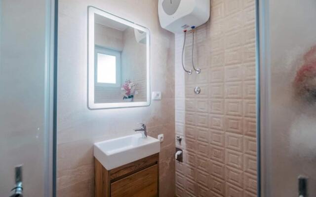 Sandra - quiet & close to the beach - SA1(2)