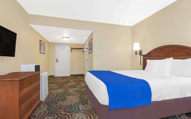 Travelodge by Wyndham Lima OH