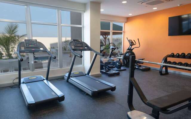 Super 8 By Wyndham Manzanillo