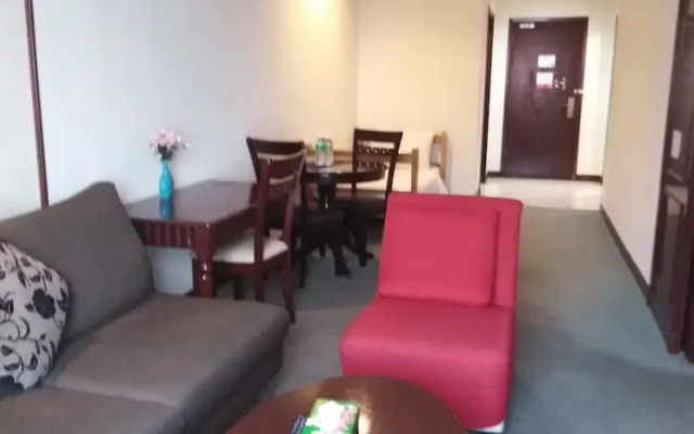 Times Square Service Suite By DaisyHomes