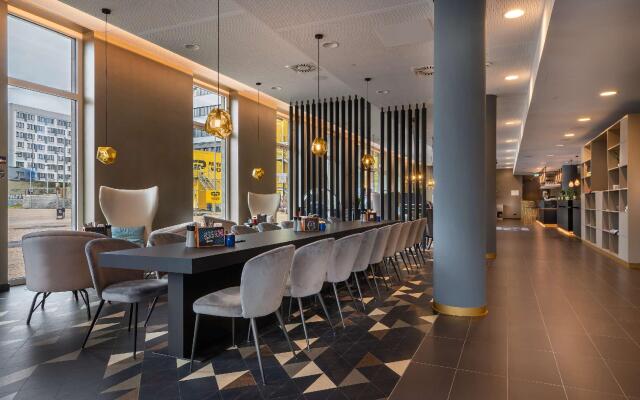 Holiday Inn - the niu, Ridge Halle Central Station by IHG