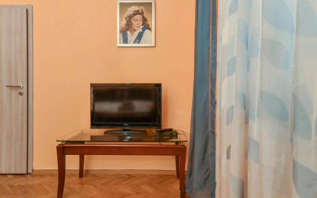 ✦ Sofia Retro ✦ Top Center 1-BDR Apartment